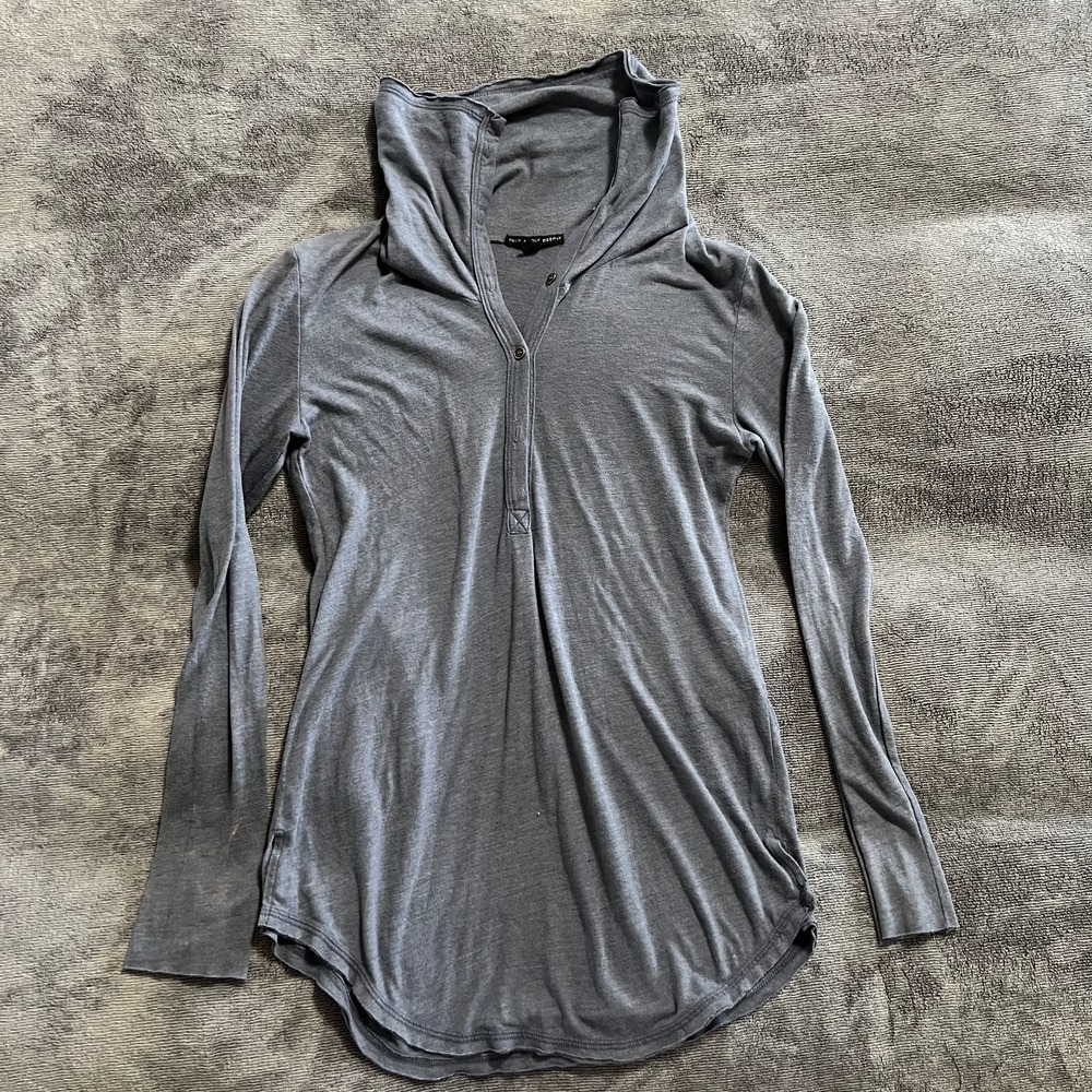 Truly Madly Deeply XS Women's Top Gray Long Sleeve Turtleneck  Henley 1/4 Button